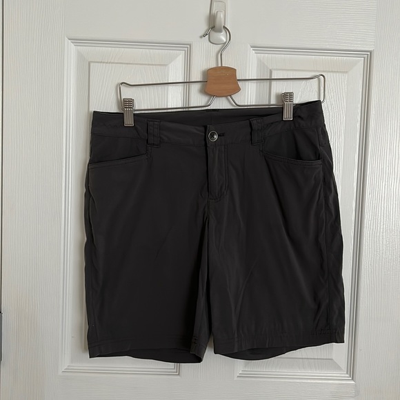 Horizon Bermuda Shorts | Eddie Bauer | Size 4 - Picture 2 of 4